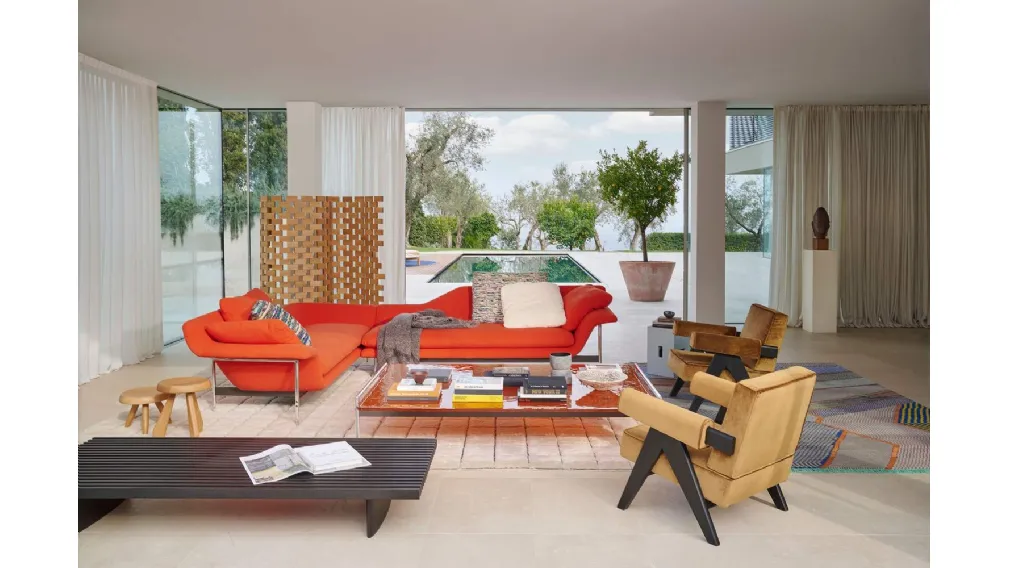 Tavolino Esosoft Coffee Table in vetro ondulato colorato e base in alluminio di Cassina