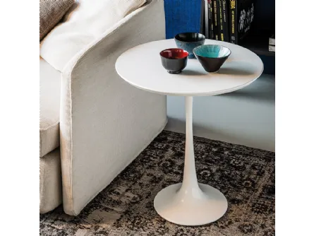 Tavolino con base in poliuretano Hugo di Cattelan Italia