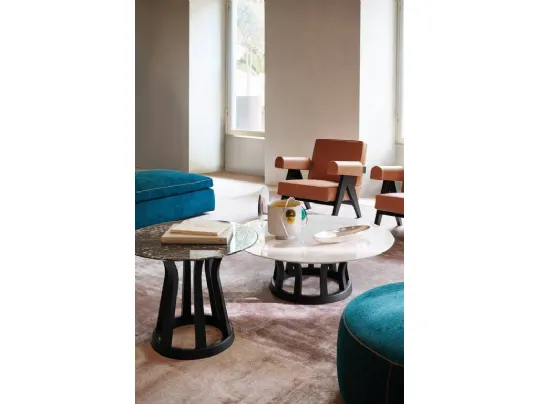 Tavolino Lebeau Wood con base in legno massello e top in marmo o vetro di Cassina