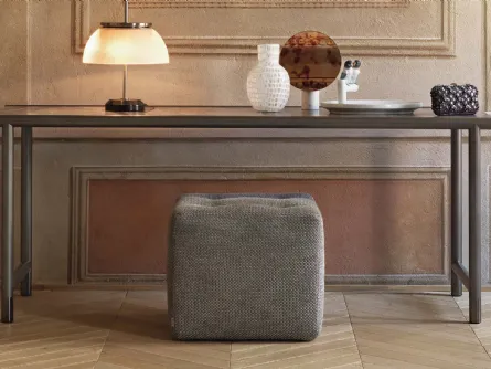 Pouf Iko in tessuto a forma di cubo di Flou