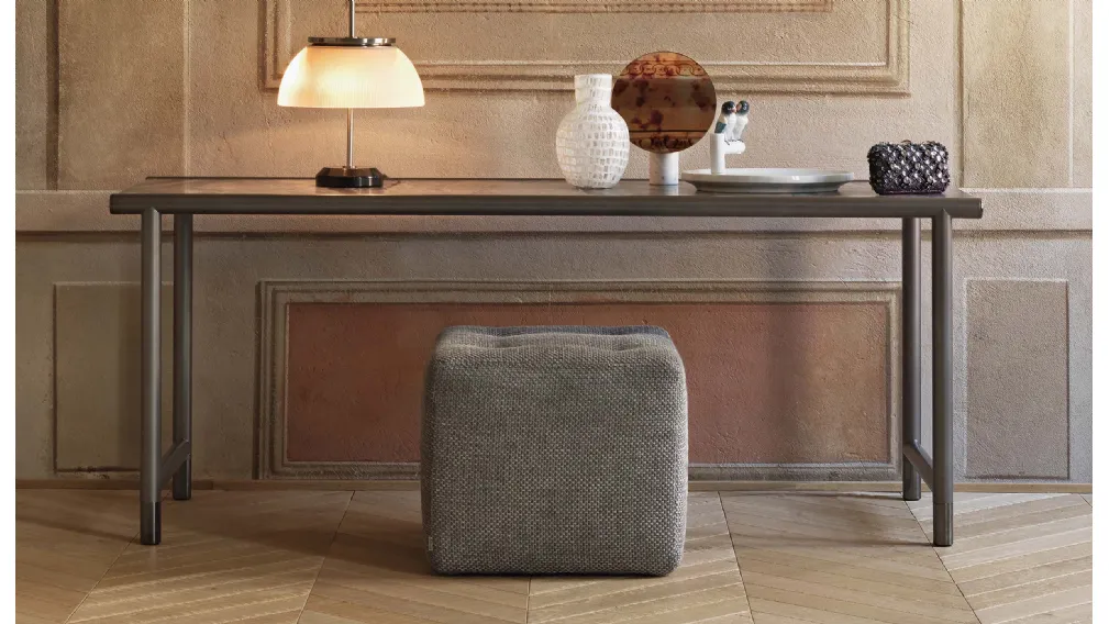 Pouf Iko in tessuto a forma di cubo di Flou