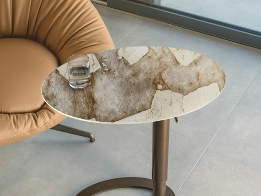 Tavolino Tek in ceramica di Riflessi