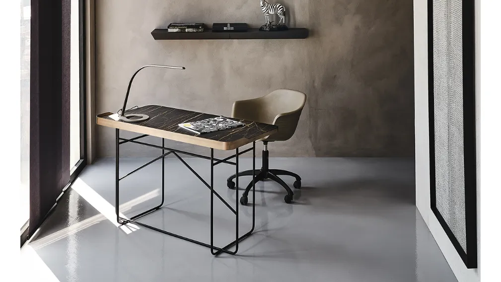 Scrittoio Wolf Keramik con piano in ceramica Marmi e base in acciaio di Cattelan Italia