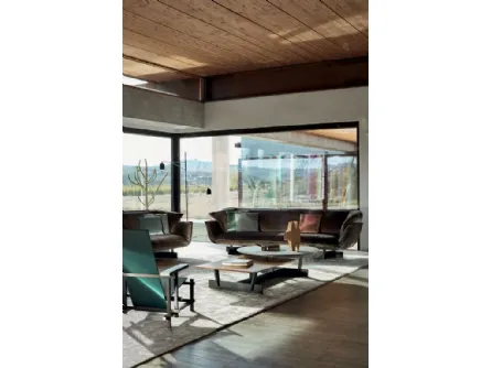 Tavolino Super Beam con base in alluminio e top in legno e pietra cemento di Cassina