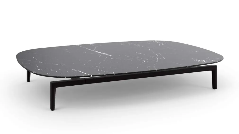 Tavolino Volage EX S in marmo con base in pressofusione di alluminio di Cassina