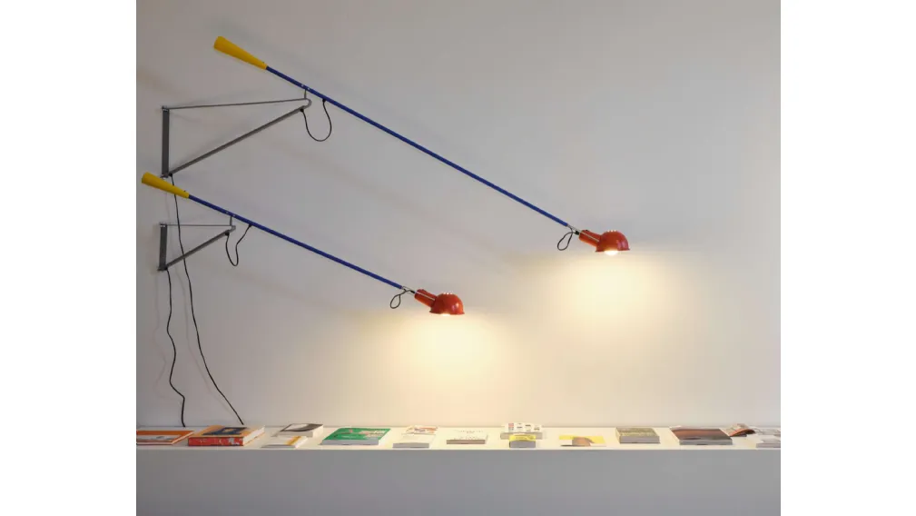 Lampada da parete con braccio orientabile 265 Small di Flos