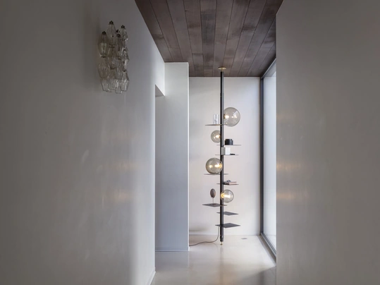 Lampada terra-soffitto Adelaide di Mogg