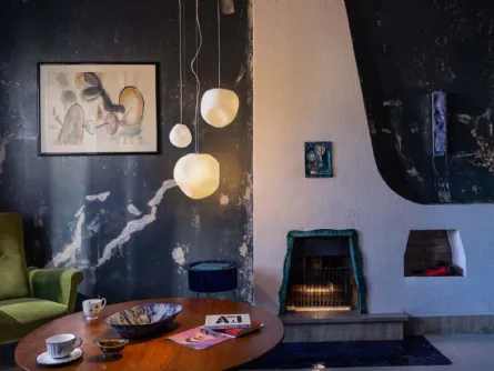 Lampada a sospensione Hoba in vetro soffiato dalla forma irregolare di Foscarini