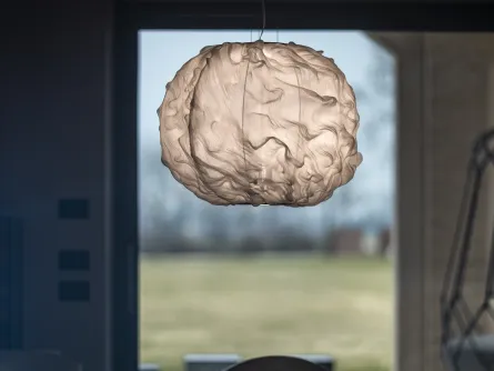Lampada a sospensione leggera e decorativa in PMMA, policarbonato, PBT, acciaio e alluminio Nuée di Foscarini
