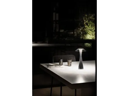 Lampada da esterno in plexiglas Space Outdoor di Kartell