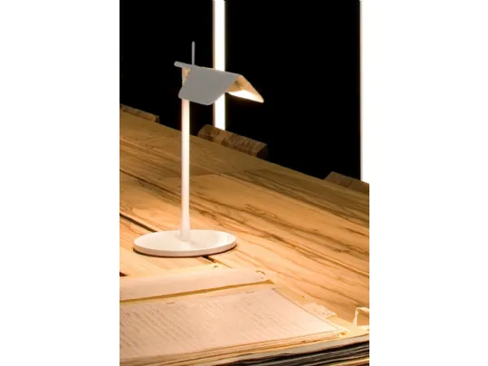 Lampada da tavolo in metacrilato di Flos