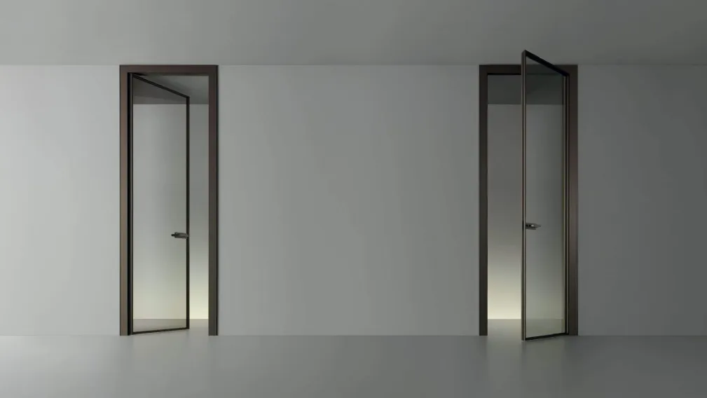 Porta a battente per interni Zen Frame in vetro riflettente chiaro e struttura in metallo finitura Bronzo di Rimadesio