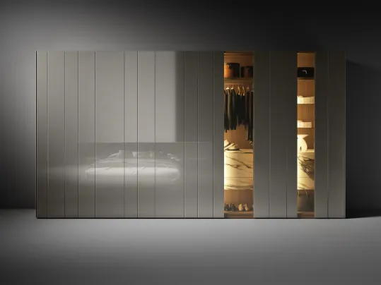 Armadio con ante battenti NOW in vetro laccato Grigio con Vetrinetta Bronzo di Lago