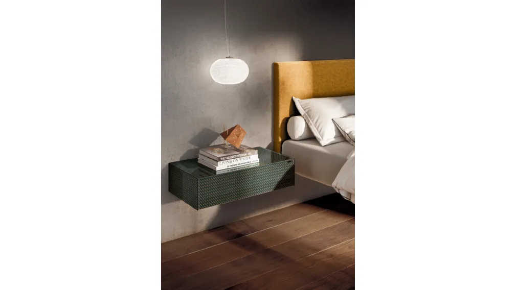 Comodino sospeso Materia 1070 in vetro finitura Home Couture Glass in tessuto di Lago