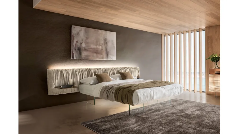 Letto con testiera in tessuto arricciato e con illuminazione a LED Air Replis di Lago