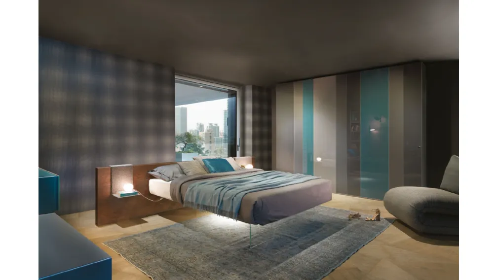 Letto con testiera in legno e base in vetro Air Wildwood di Lago