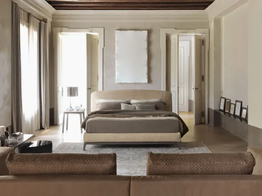 Letto matrimoniale Olivier in pelle con lavorazione a intreccio con disegno a rombi di Flou