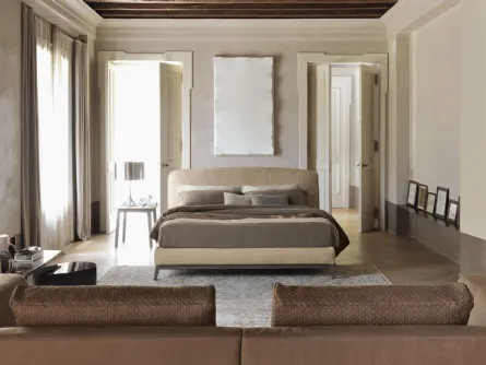 Letto matrimoniale Olivier in pelle con lavorazione a intreccio con disegno a rombi di Flou