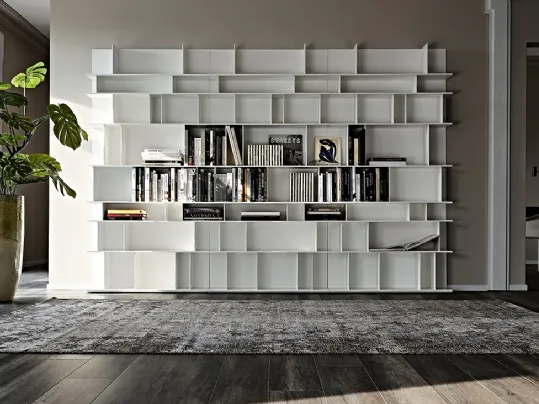 Libreria a muro in legno chiaro Wally di Cattelan Italia