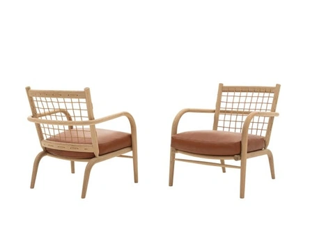Poltroncina in legno Alvar di B&B Italia