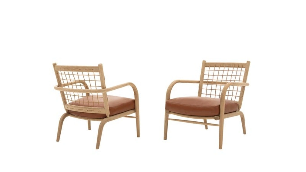 Poltroncina in legno Alvar di B&B Italia