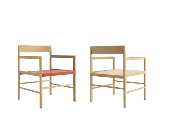 Poltroncina in legno con seduta in cuoio o in legno Metric di B&B Italia