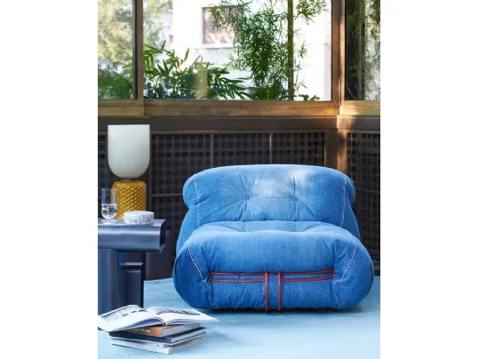 Poltrona di design in tessuto imbottito Soriana denim di Cassina