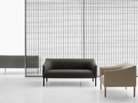 Divano lineare in tessuto Bankside di B&B Italia