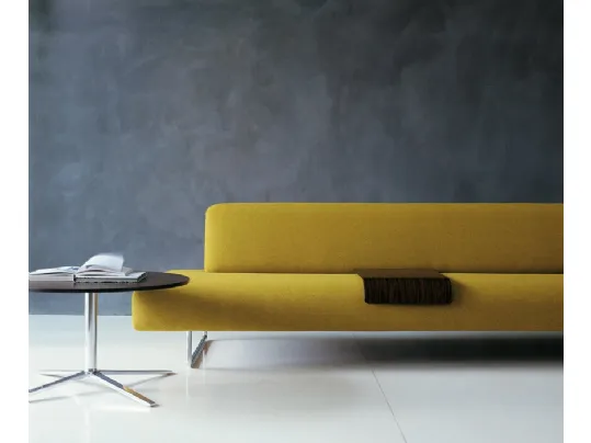 Divano lineare in tessuto Cloud di B&B Italia