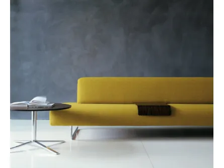 Divano lineare in tessuto Cloud di B&B Italia
