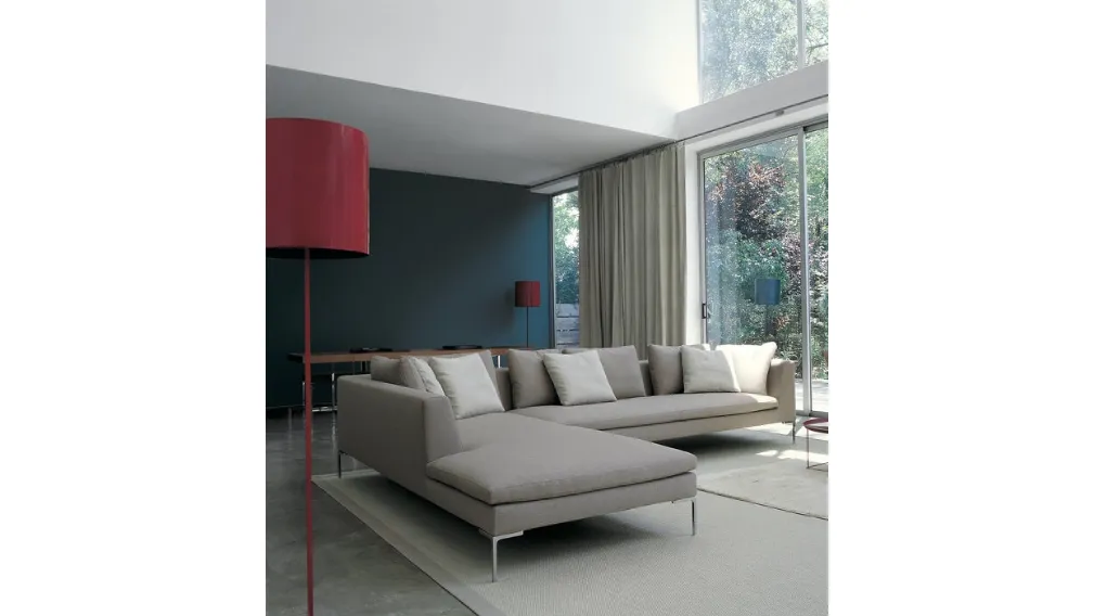 Divano in tessuto con penisola Charles Large di B&B Italia