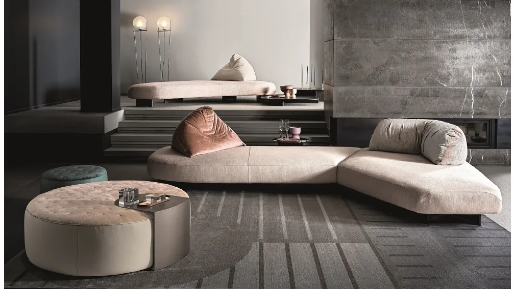 Divano originale freestanding con una base in tessuto Papilo di Ditre Italia