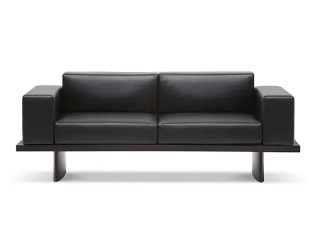 Divano ineare in pelle nera Refolo di Cassina
