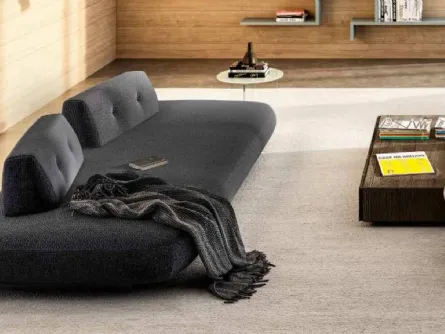 Divano lineare di design in tessuto Sand 1132A di Lago