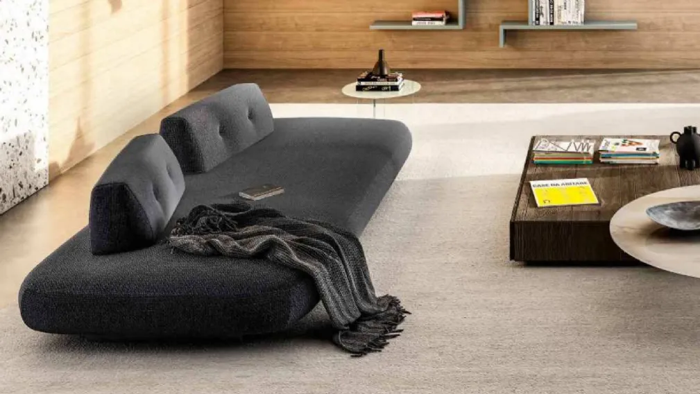 Divano lineare di design in tessuto Sand 1132A di Lago
