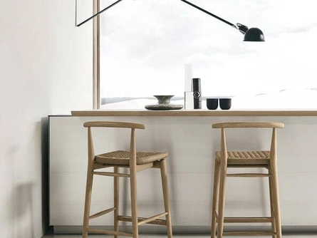 Sgabello in legno con sedile in corda Jens di B&B Italia