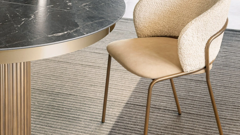 Sedia Vela in tessuto imbottito di Riflessi