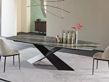 Tavolo con base in metallo e piano in ceramica Tyron Keramik di Cattelan Italia