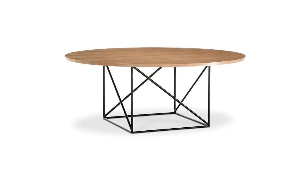 Tavolo con piano ovale in legno LC15 di Cassina