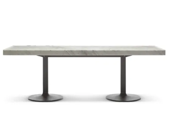 Tavolo Table Pieds Corolle con piano in marmo e base in ghisa di Cassina
