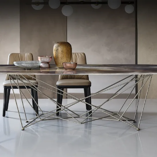 Tavolo con piano in ceramica e base in acciaio Planer Keramik di Cattelan Italia