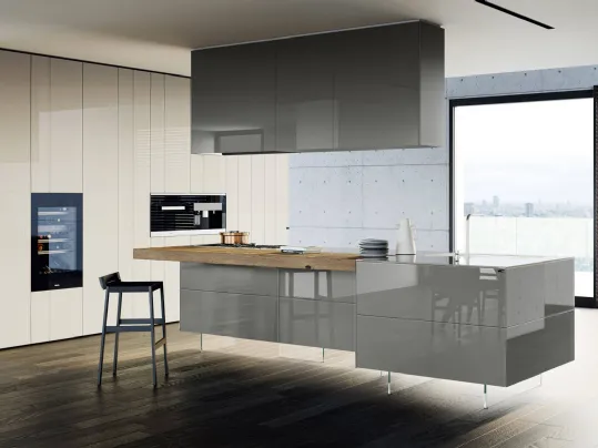 Cucina Design 36e8 Isola in vetro laccato Grigio lucido con piano in legno di Rovere centenario di Lago