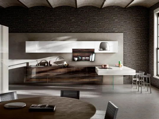 Cucina Design 36e8 Wood XGlass finitura Ebano Macassar con penisola e pensili in vetro laccato Bianco di Lago