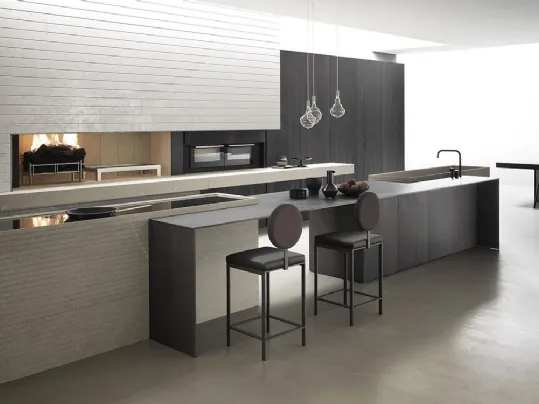 Cucina Design con isola Blade 03 in Gres Black Metal, Pietra Piasentina e Cedro Brown di Modulnova