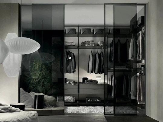 Porta per interni scorrevole Graphis Light in vetro riflettente Grigio di Rimadesio