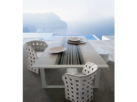 Tavolo Canasta con piano in piastrelle in gres porcellanato e base in metallo di B&B Italia