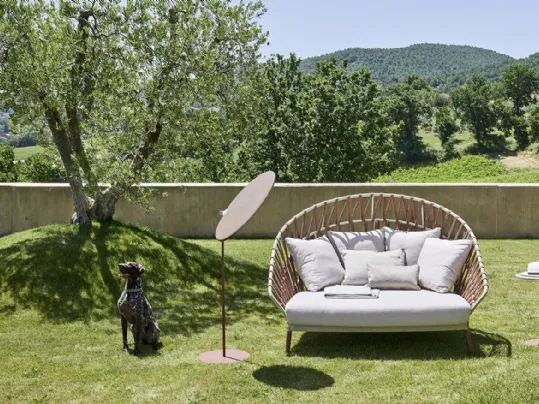 Divano Emma Cross Daybed Compact in tessuto e metallo di Varaschin