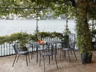 Tavolo quadrato in acciaio Hiray di Kartell