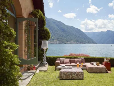 Divano e Pouf Pastics Outdoor di Kartell