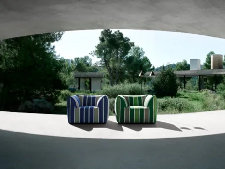 Poltroncina La Bambola Outdoor in tessuto imbottito di B&B Italia